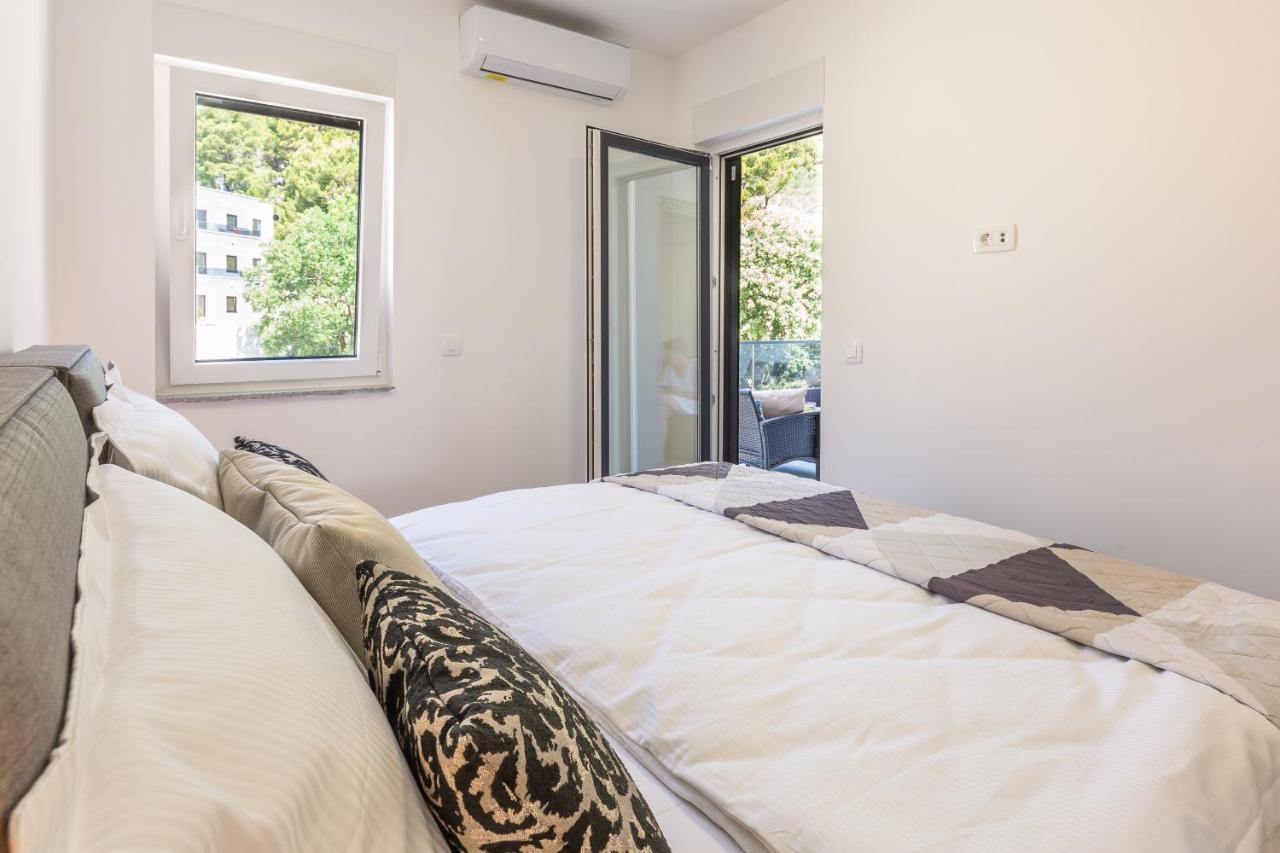 Luxury 2 Bedroom Apartment With Sea View Baška Voda Eksteriør billede