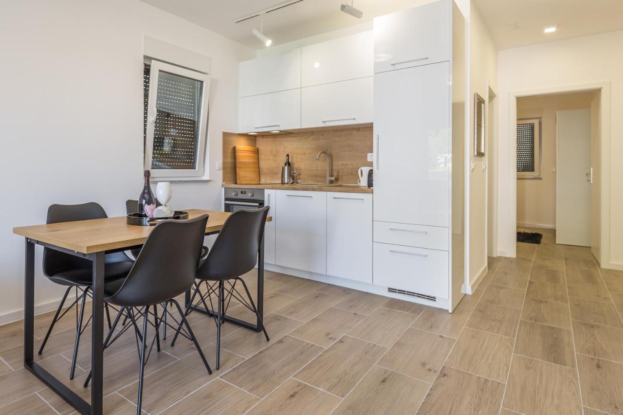 Luxury 2 Bedroom Apartment With Sea View Baška Voda Eksteriør billede