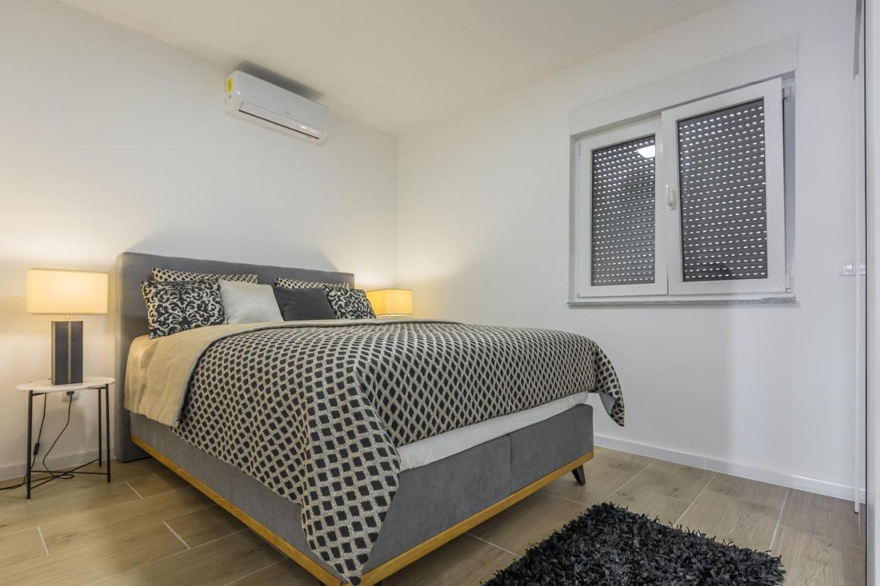 Luxury 2 Bedroom Apartment With Sea View Baška Voda Eksteriør billede