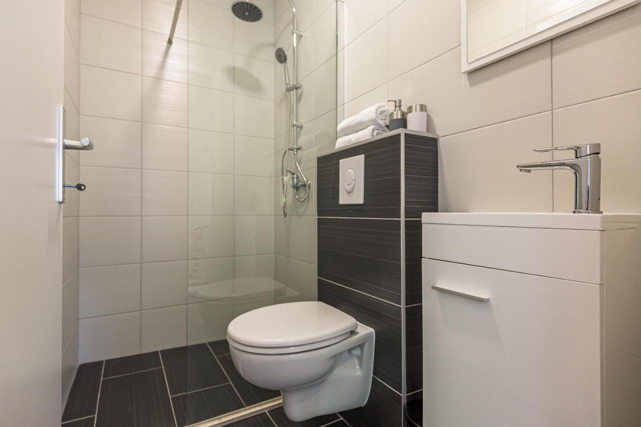 Luxury 2 Bedroom Apartment With Sea View Baška Voda Eksteriør billede