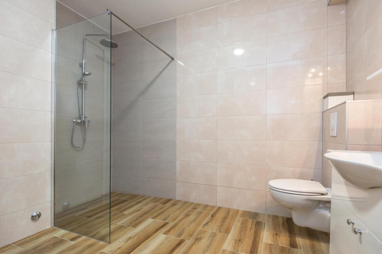 Luxury 2 Bedroom Apartment With Sea View Baška Voda Eksteriør billede